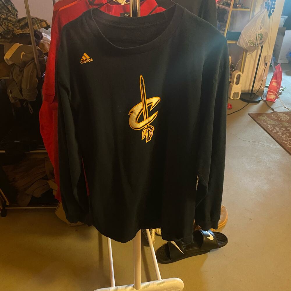 Lebron James Cavs Size L Long Sleeve Tee